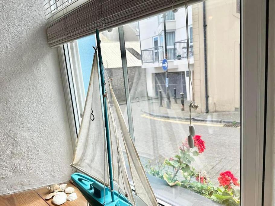 Ship Cottage Tenby Beach 50M Exterior photo